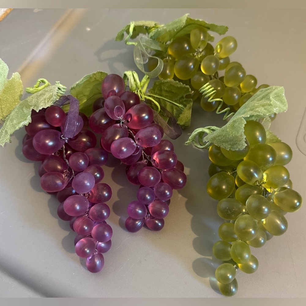 Vintage MCM Acrylic Grape Cluster on Vine Art Deco Lot Of 4 Purple Green #17